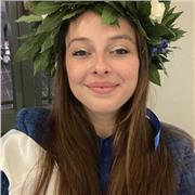 Ragazza laureata e studentessa in specializzazione offre ripetizione e aiuto compiti per tutte le materie umanistiche o di semplice studio per ogni età. Da elementari a superiori